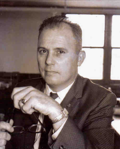 (908 KB)
 
(Click on Picture to View Full Size)